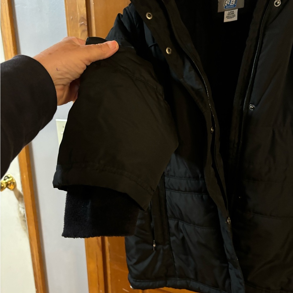 Like New Women’s Black winter jacket. Detachable hood.size large - Picture 8 of 9